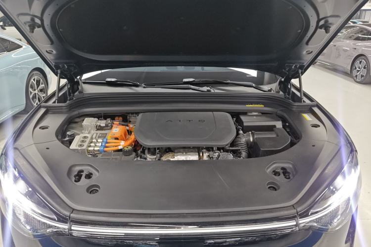 Used Hima AITO M9 2024 Range-Extended Ultra Version 42 kWh 6-Seater Model Engine Bay