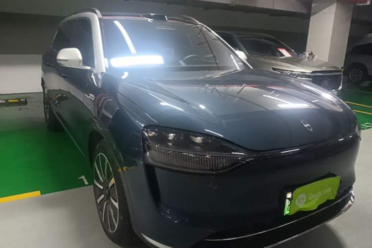 Used Hima AITO M9 2024 Range-Extended Max Edition 42 kWh 6-Seater Version Front Right 45 Deg