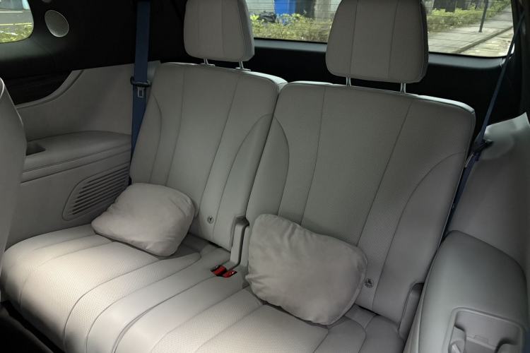 Used Hima AITO M9 2024 Range-Extended Ultra Version 42 kWh 6-Seater Model Interior 4