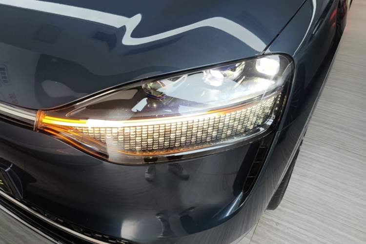Used Hima AITO M9 2024 Range-Extended Ultra Version 42 kWh 6-Seater Model Left Front Headlight