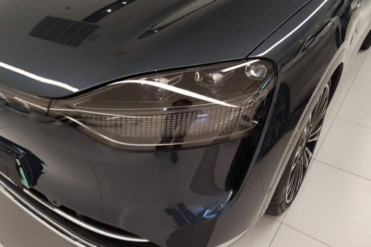 Used Hima AITO M9 2024 Range-Extended Ultra Version 42 kWh 6-Seater Model Left Front Headlight