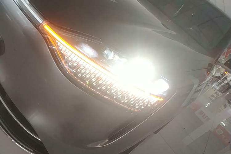 Used Hima AITO M9 2024 Range-Extended Ultra Version 42 kWh 6-Seater Model Left Front Headlight