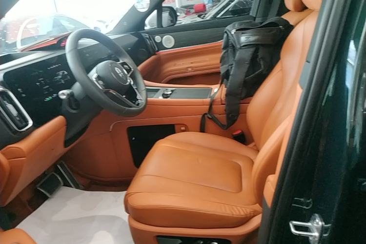Used Hima AITO M9 2024 Range-Extended Max Edition 42 kWh 6-Seater Version Left Front Seat