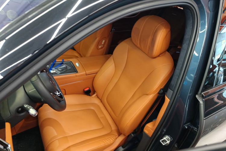 Used Hima AITO M9 2024 Range-Extended Ultra Version 42 kWh 6-Seater Model Left Front Seat