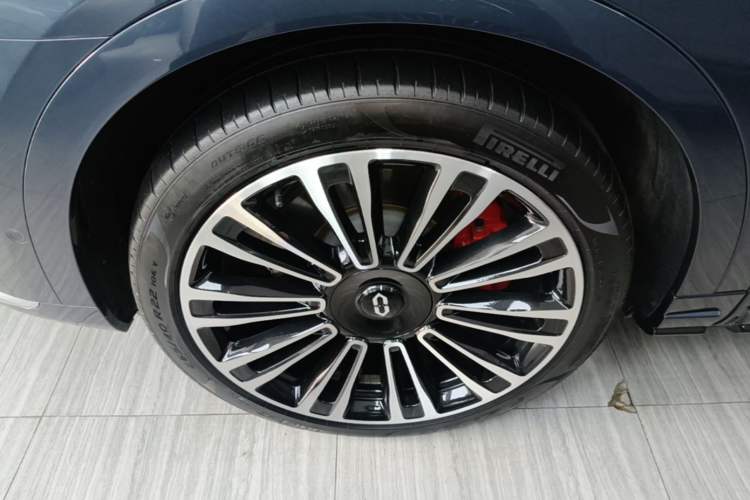 Used Hima AITO M9 2024 Range-Extended Ultra Version 42 kWh 6-Seater Model Left Front Wheel Hub