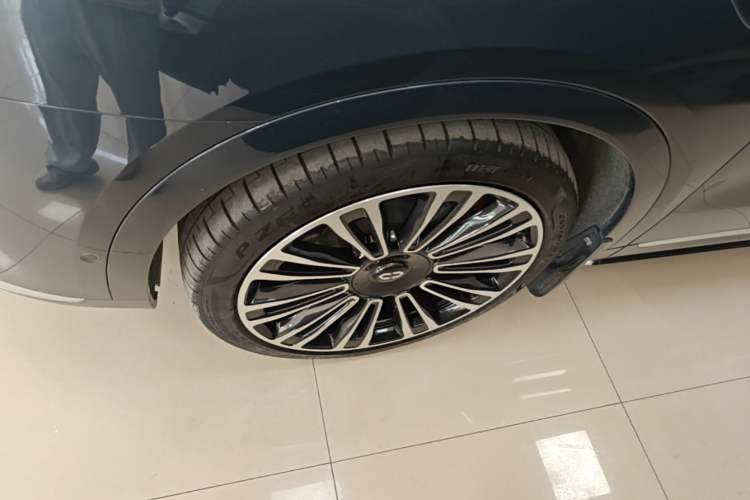 Used Hima AITO M9 2024 Range-Extended Ultra Version 42 kWh 6-Seater Model Left Front Wheel Hub