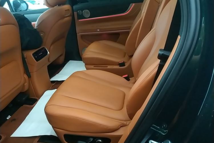 Used Hima AITO M9 2024 Range-Extended Max Edition 42 kWh 6-Seater Version Left Rear Seat