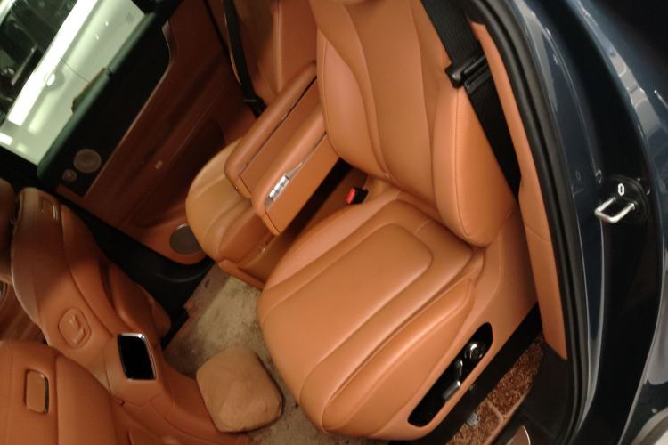Used Hima AITO M9 2024 Range-Extended Ultra Version 42 kWh 6-Seater Model Left Rear Seat