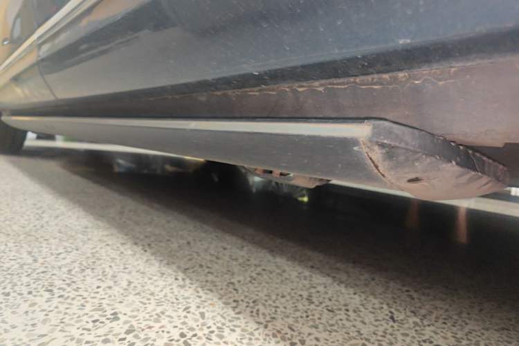 Used Hima AITO M9 2024 Range-Extended Ultra Version 42 kWh 6-Seater Model Left Side Sill