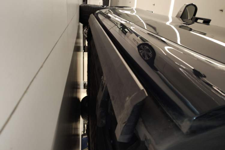 Used Hima AITO M9 2024 Range-Extended Ultra Version 42 kWh 6-Seater Model Left Side Sill