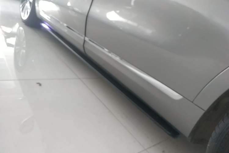 Used Hima AITO M9 2024 Range-Extended Ultra Version 42 kWh 6-Seater Model Left Side Sill