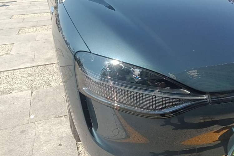 Used Hima AITO M9 2024 Range-Extended Ultra Version 42 kWh 6-Seater Model Right Front Headlight