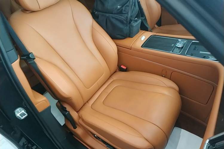 Used Hima AITO M9 2024 Range-Extended Max Edition 42 kWh 6-Seater Version Right Front Seat