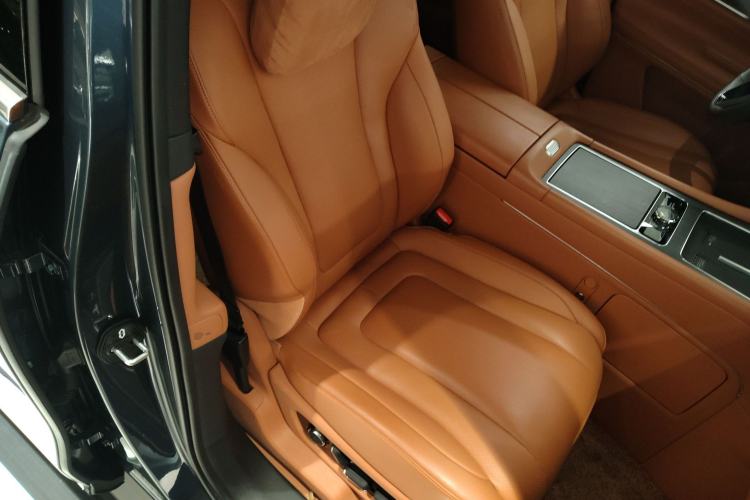 Used Hima AITO M9 2024 Range-Extended Ultra Version 42 kWh 6-Seater Model Right Front Seat