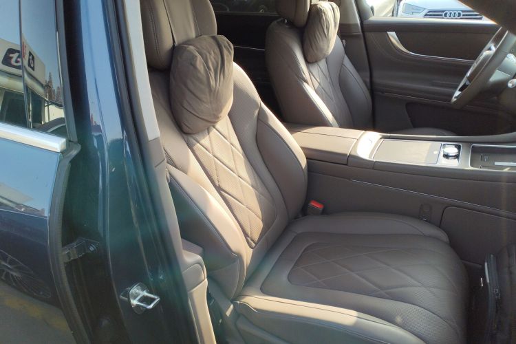 Used Hima AITO M9 2024 Range-Extended Ultra Version 52 kWh 5-Seater Model Right Front Seat