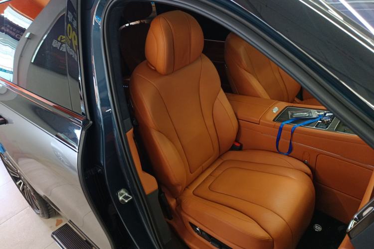 Used Hima AITO M9 2024 Range-Extended Ultra Version 42 kWh 6-Seater Model Right Front Seat