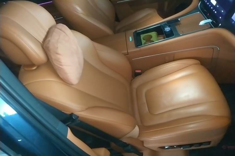 Used Hima AITO M9 2024 Range-Extended Ultra Version 42 kWh 6-Seater Model Right Front Seat