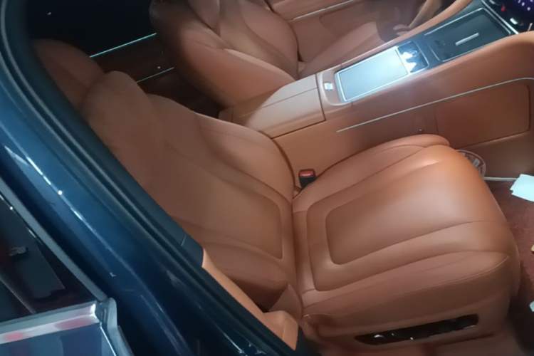 Used Hima AITO M9 2024 Range-Extended Max Edition 42 kWh 6-Seater Version Right Front Seat
