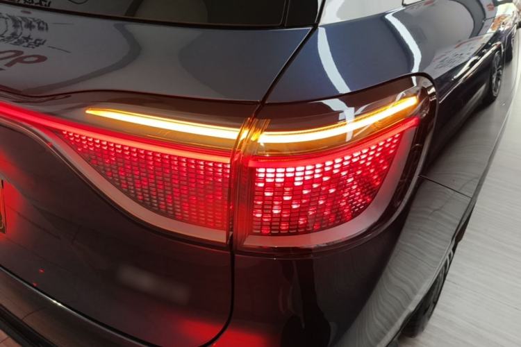Used Hima AITO M9 2024 Range-Extended Ultra Version 42 kWh 6-Seater Model Right Rear Taillight