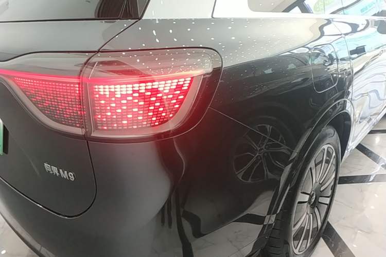 Used Hima AITO M9 2024 Range-Extended Max Edition 42 kWh 6-Seater Version Right Rear Taillight