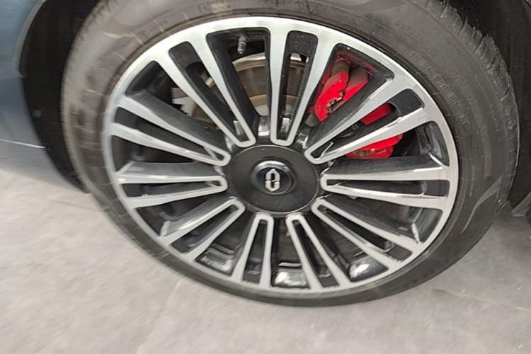 Used Hima AITO M9 2024 Range-Extended Ultra Version 42 kWh 6-Seater Model Right Rear Wheel Hub