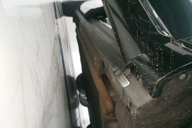 Used Hima AITO M9 2024 Range-Extended Max Edition 42 kWh 6-Seater Version Right Side Sill
