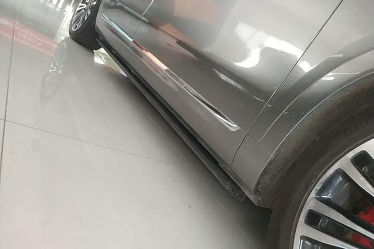 Used Hima AITO M9 2024 Range-Extended Ultra Version 42 kWh 6-Seater Model Right Side Sill