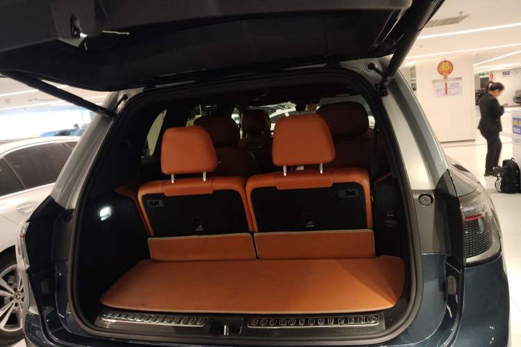 Used Hima AITO M9 2024 Range-Extended Ultra Version 42 kWh 6-Seater Model Trunk