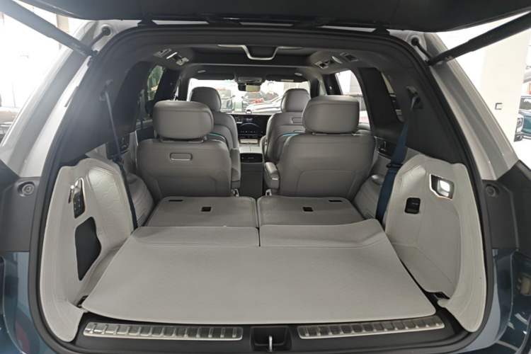 Used Hima AITO M9 2024 Range-Extended Ultra Version 42 kWh 6-Seater Model Trunk