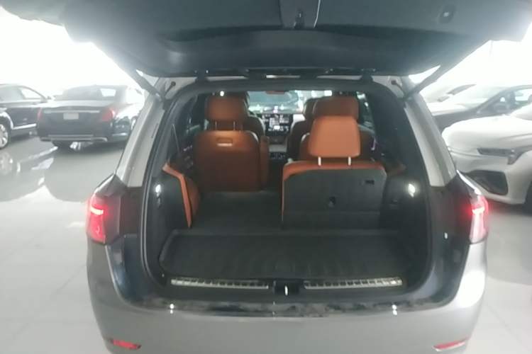 Used Hima AITO M9 2024 Range-Extended Ultra Version 42 kWh 6-Seater Model Trunk