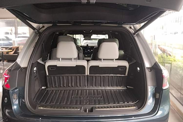 Used Hima AITO M9 2024 Range-Extended Ultra Version 42 kWh 6-Seater Model Trunk