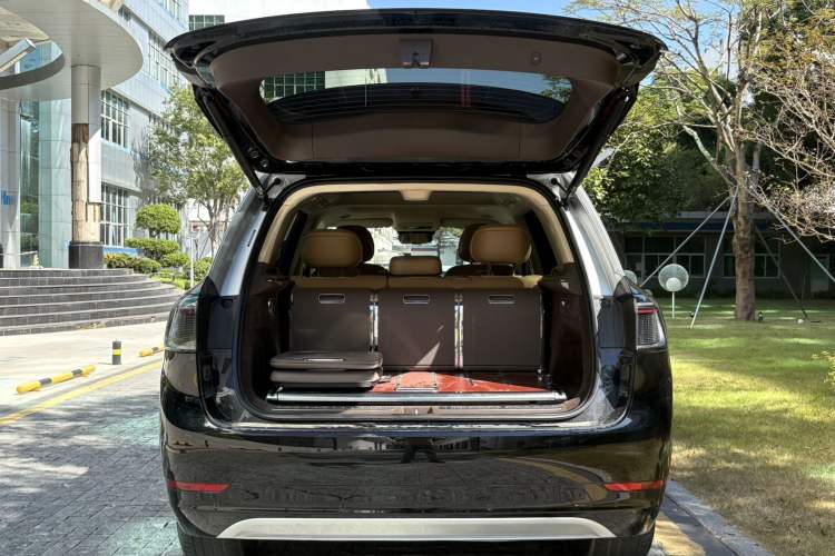 Used Hima AITO M9 2024 Range-Extended Ultra Version 42 kWh 6-Seater Model Trunk