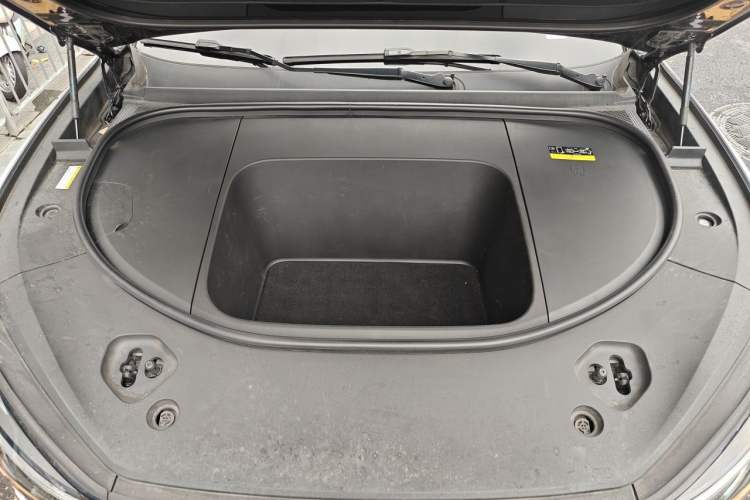 Used Hima AITO M9 2024 All-Electric Ultra Version 100 kWh 6-Seater Model Engine Bay