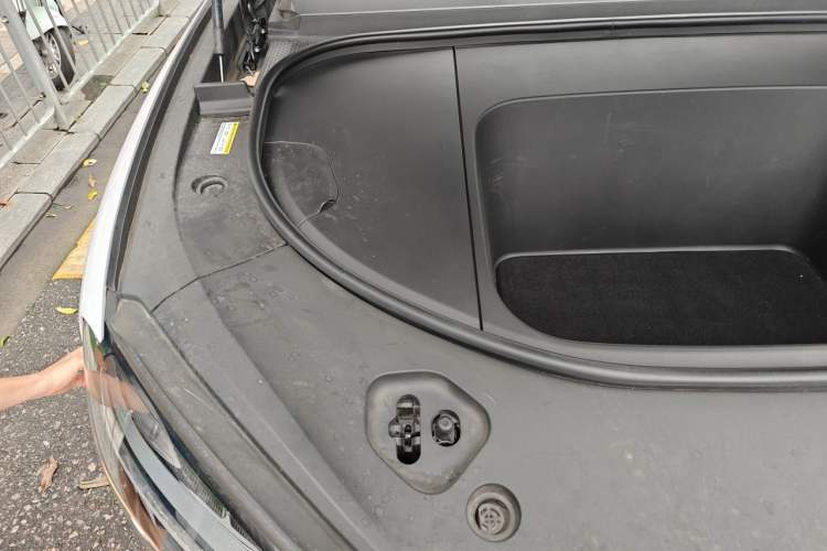 Used Hima AITO M9 2024 All-Electric Ultra Version 100 kWh 6-Seater Model Engine Bay Right