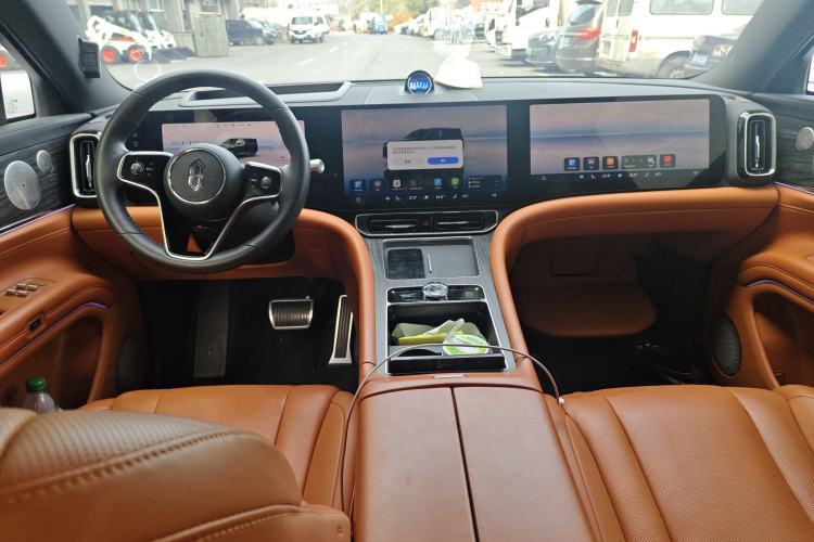 Used Hima AITO M9 2024 Range-Extended Ultra Version 42 kWh 6-Seater Model Center Console