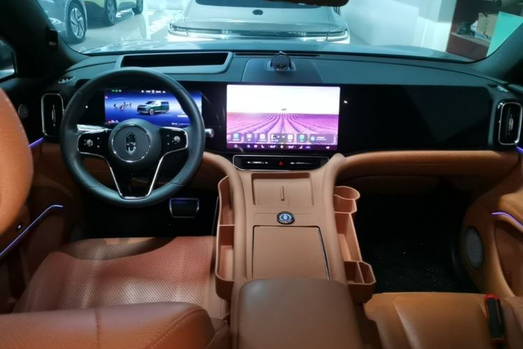 Used Hima AITO M9 2024 Range-Extended Max Edition 42 kWh 6-Seater Version Center Console