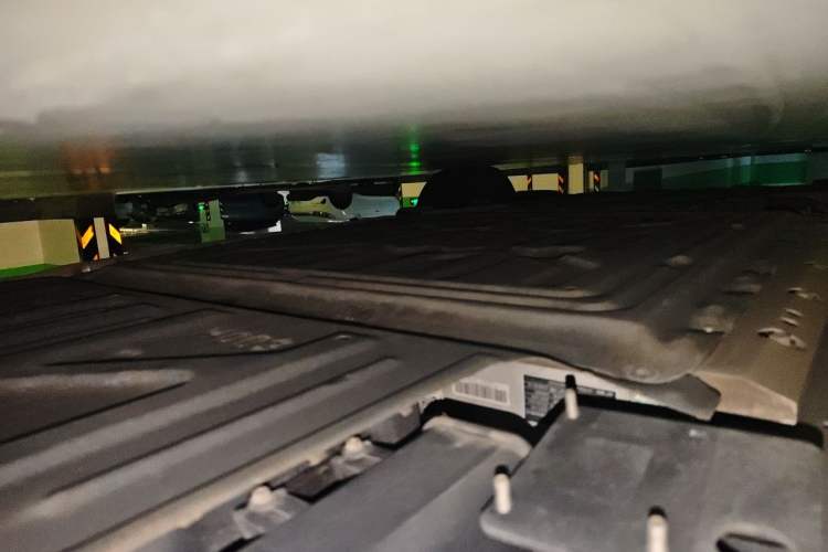 Used Hima AITO M9 2024 Range-Extended Ultra Version 42 kWh 6-Seater Model Chassis Rear Left