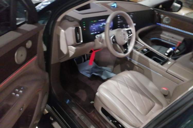 Used Hima AITO M9 2024 Range-Extended Ultra Version 42 kWh 6-Seater Model Driver Seat