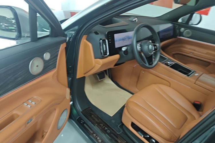 Used Hima AITO M9 2024 Range-Extended Ultra Version 42 kWh 6-Seater Model Driver Seat
