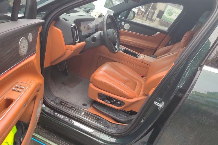 Used Hima AITO M9 2024 Range-Extended Ultra Version 52 kWh 6-Seater Model Driver Seat