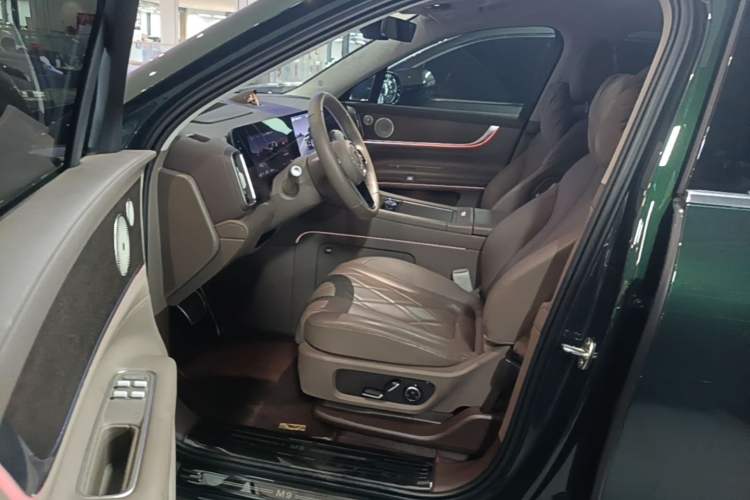 Used Hima AITO M9 2024 Range-Extended Ultra Version 52 kWh 5-Seater Model Driver Seat