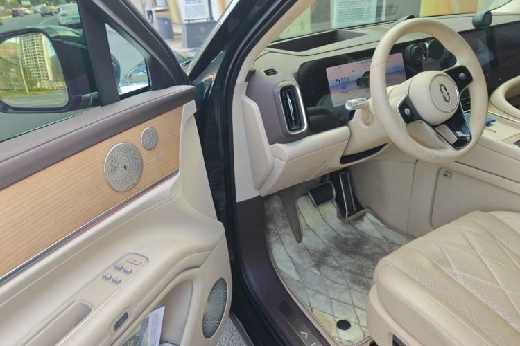 Used Hima AITO M9 2024 All-Electric Ultra Version 100 kWh 6-Seater Model Driver Seat
