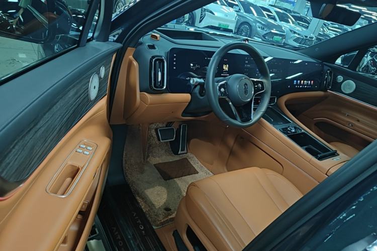 Used Hima AITO M9 2024 Range-Extended Ultra Version 42 kWh 6-Seater Model Driver Seat