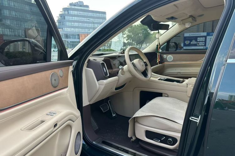 Used Hima AITO M9 2024 Range-Extended Ultra Version 42 kWh 6-Seater Model Driver Seat