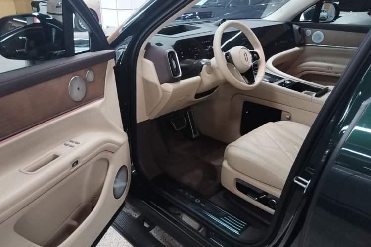 Used Hima AITO M9 2024 Range-Extended Ultra Version 52 kWh 6-Seater Model Driver Seat