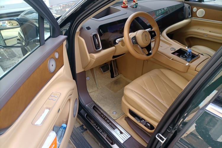 Used Hima AITO M9 2024 Range-Extended Ultra Version 42 kWh 6-Seater Model Driver Seat