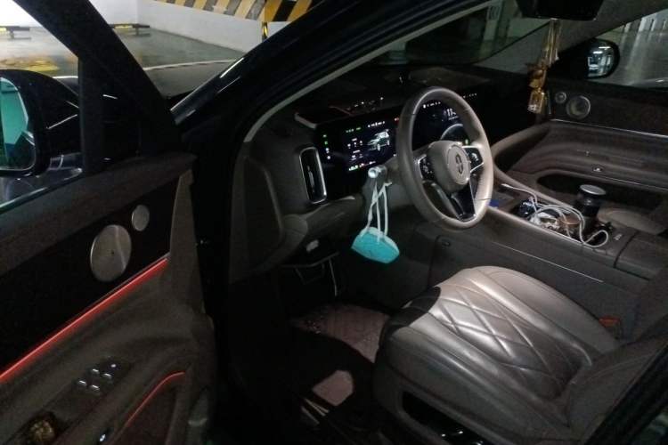 Used Hima AITO M9 2024 Range-Extended Ultra Version 52 kWh 5-Seater Model Driver Seat