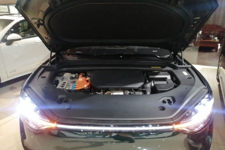 Used Hima AITO M9 2024 Range-Extended Ultra Version 42 kWh 6-Seater Model Engine Bay