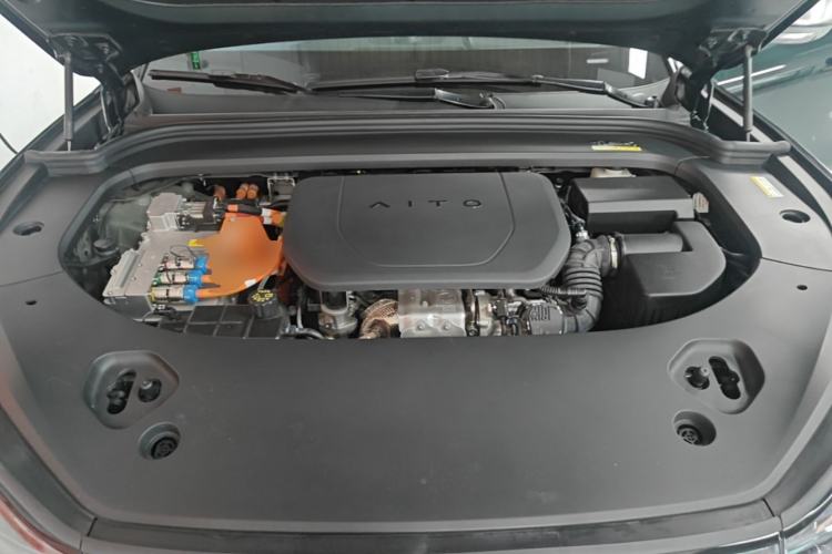 Used Hima AITO M9 2024 Range-Extended Ultra Version 42 kWh 6-Seater Model Engine Bay