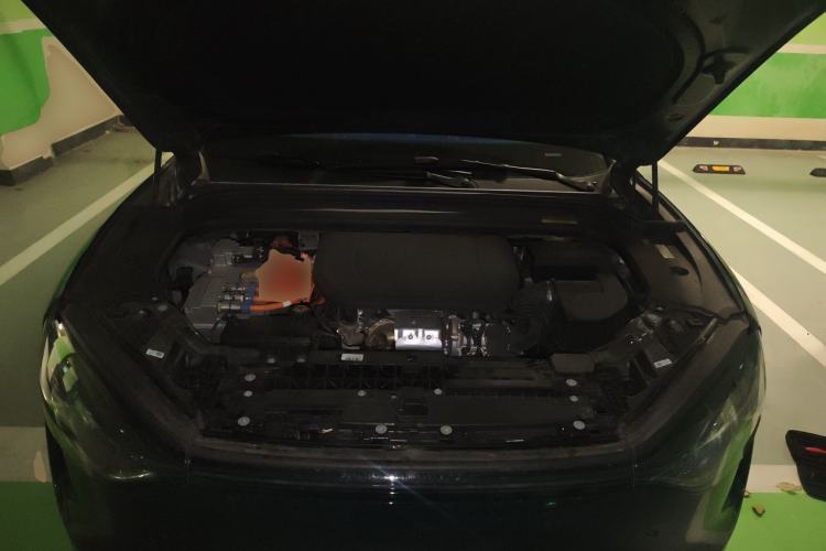 Used Hima AITO M9 2024 Range-Extended Ultra Version 42 kWh 6-Seater Model Engine Bay